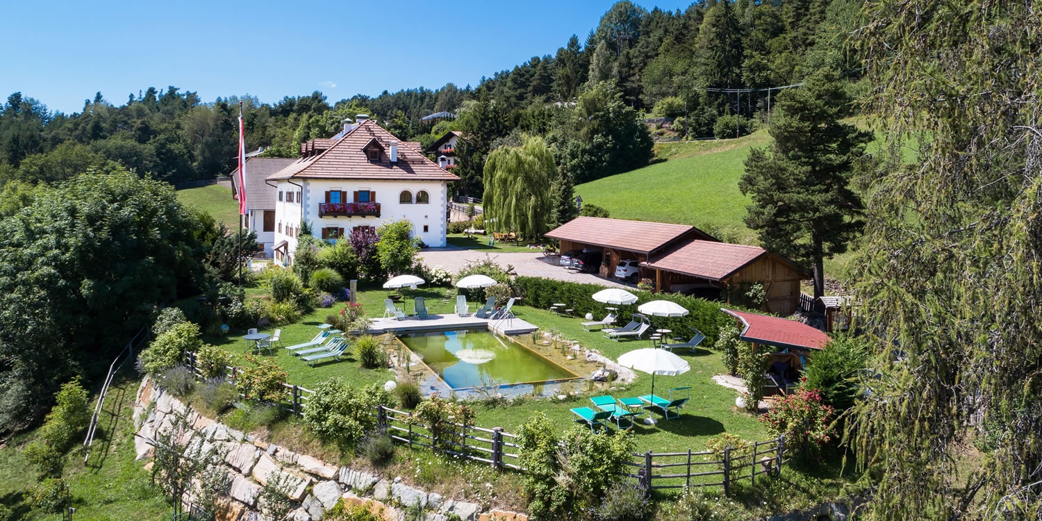 Bauernhof in Südtirol mit Natur-Pool - Weidacherhof